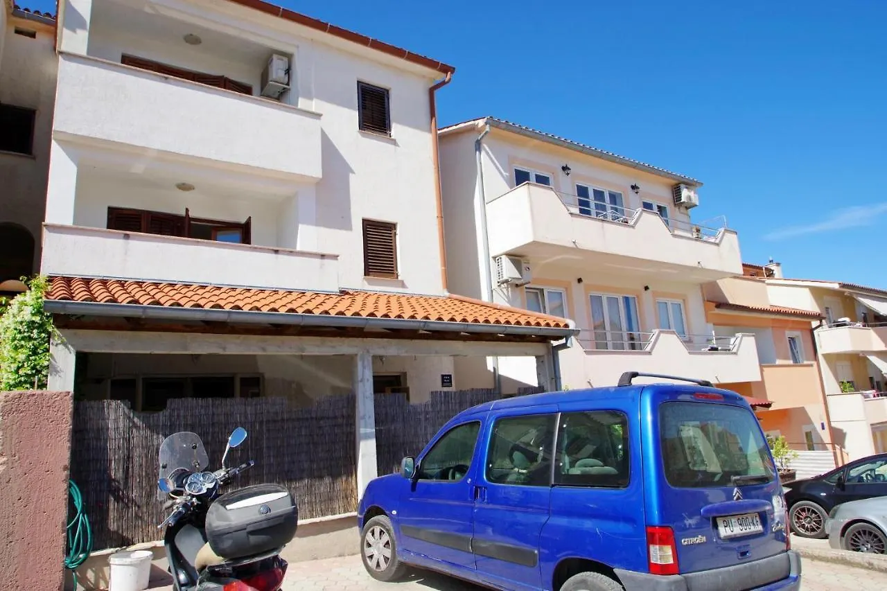 Apartment Apartman Rose Pula